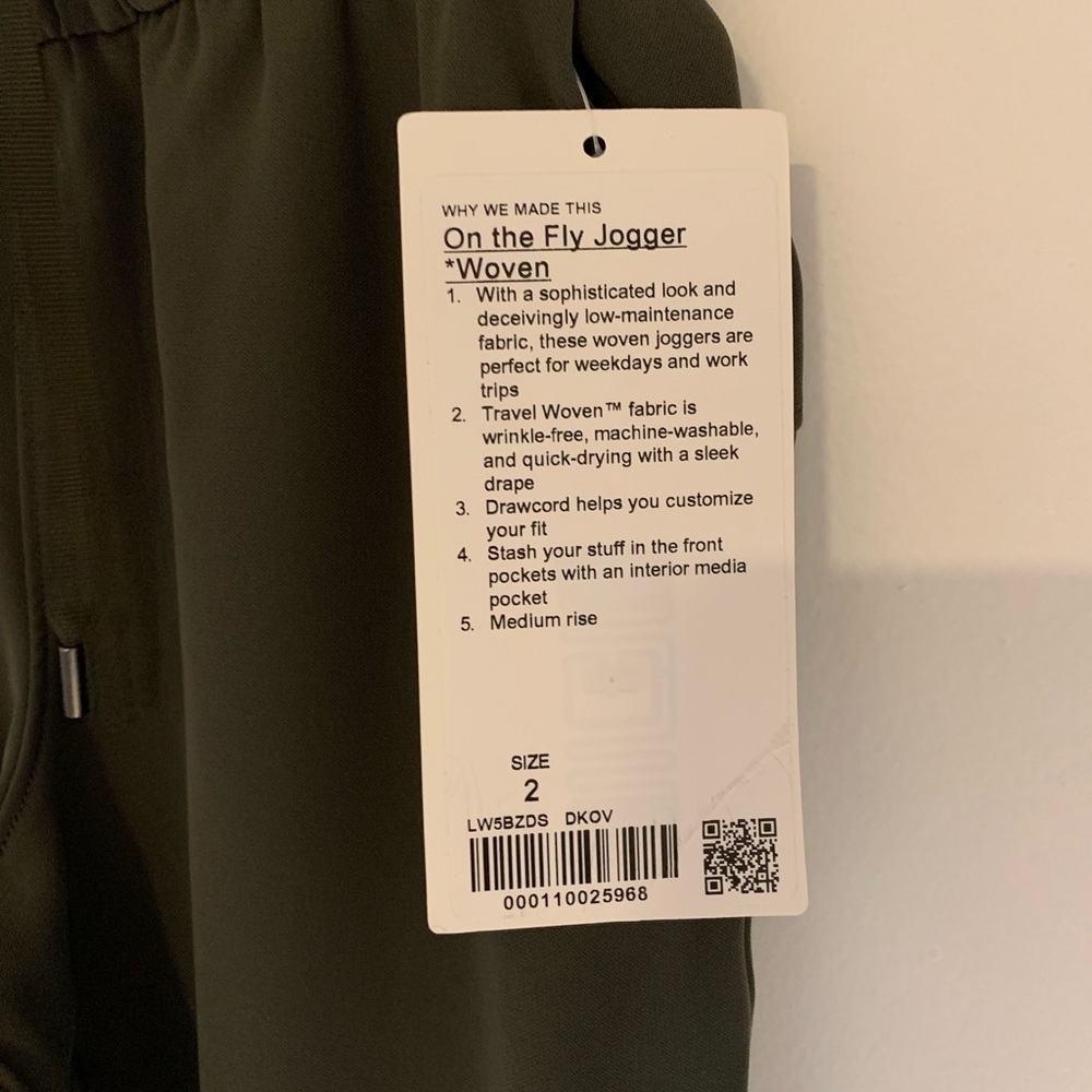 NWT Lululemon Athletica On The Fly Woven Jogger- Women- Olive - Picture 2 of 6